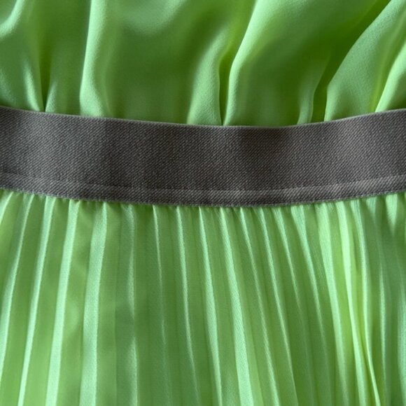 Bcbgmaxazria Shaina Sleeveless Pleated Gown - Picture 5 of 14
